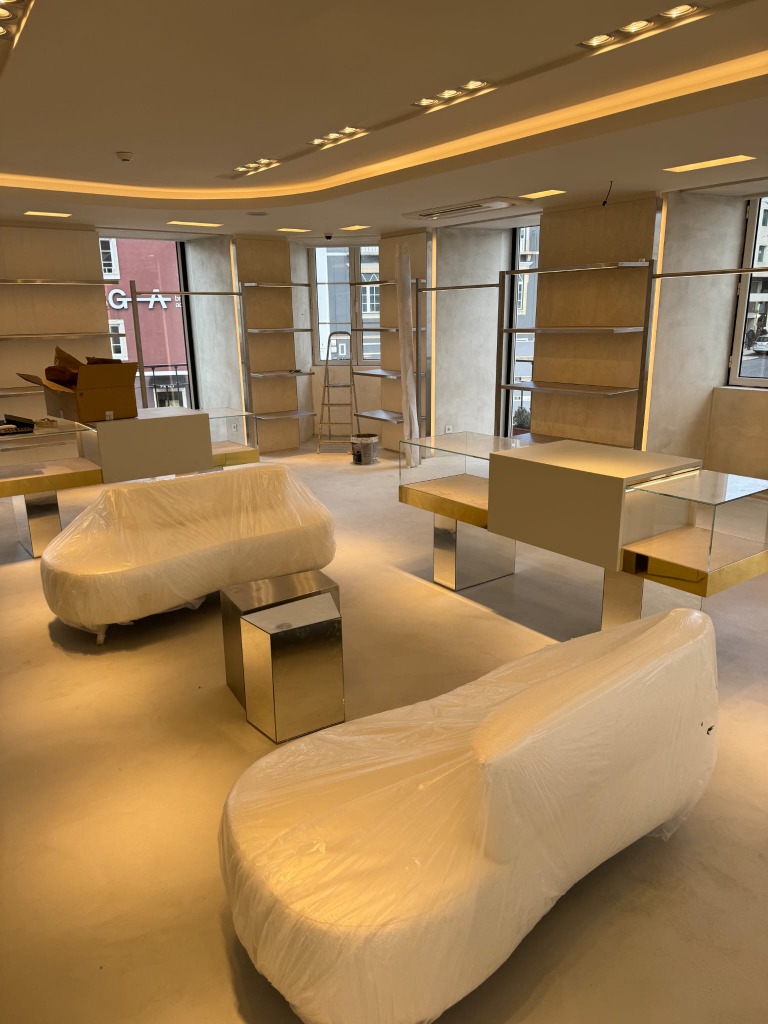 Espaço comercial com microcimento